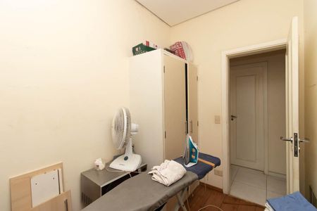 Casa à venda com 560m², 7 quartos e 6 vagas Casa à venda com 560m², 7 quartos e 6 vagasQuarto de Serviço