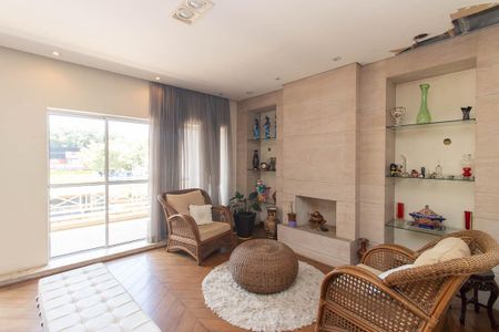 Casa à venda com 560m², 7 quartos e 6 vagas Casa à venda com 560m², 7 quartos e 6 vagasSala