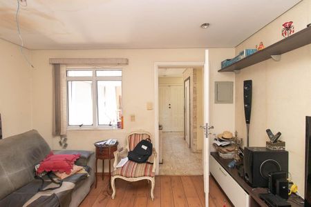 Casa à venda com 560m², 7 quartos e 6 vagas Casa à venda com 560m², 7 quartos e 6 vagasSala de TV