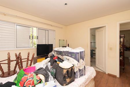 Casa à venda com 560m², 7 quartos e 6 vagas Casa à venda com 560m², 7 quartos e 6 vagasQuarto Suíte 3