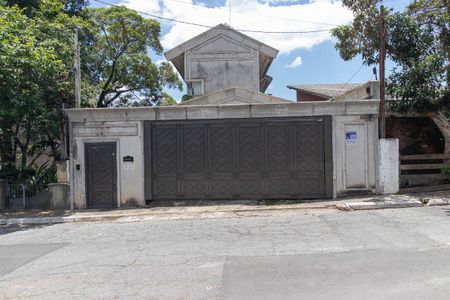 Casa à venda com 560m², 7 quartos e 6 vagas Casa à venda com 560m², 7 quartos e 6 vagasFachada