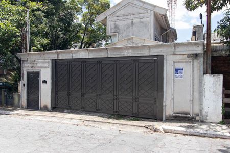 Casa à venda com 560m², 7 quartos e 6 vagas Casa à venda com 560m², 7 quartos e 6 vagasFachada