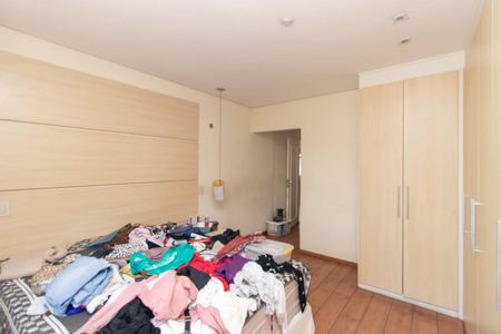 Casa à venda com 560m², 7 quartos e 6 vagas Casa à venda com 560m², 7 quartos e 6 vagasQuarto Suíte 2