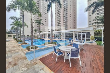 Apartamento para alugar com 170m², 3 quartos e 3 vagas Apartamento para alugar com 170m², 3 quartos e 3 vagasÁrea comum - Piscina