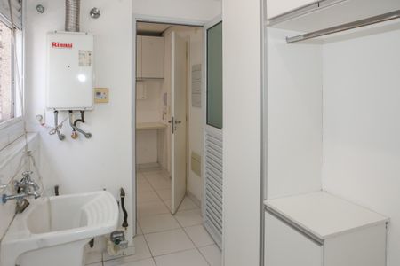 Apartamento para alugar com 170m², 3 quartos e 3 vagas Apartamento para alugar com 170m², 3 quartos e 3 vagasÁrea de Serviço