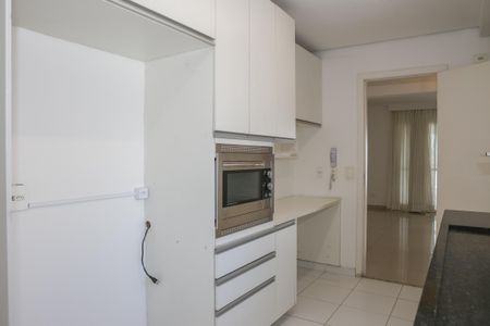 Apartamento para alugar com 170m², 3 quartos e 3 vagas Apartamento para alugar com 170m², 3 quartos e 3 vagasCozinha