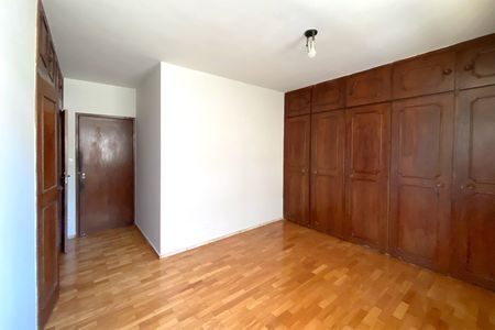 Apartamento à venda com 190m², 4 quartos e 2 vagasQuarto 2