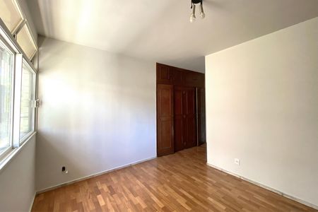 Apartamento à venda com 190m², 4 quartos e 2 vagasQuarto 2