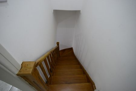 Casa à venda com 112m², 2 quartos e sem vagaEscada