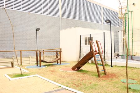 Apartamento para alugar com 32m², 2 quartos e sem vagaÁrea comum - Playground
