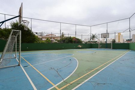 Apartamento para alugar com 126m², 3 quartos e 2 vagas Apartamento para alugar com 126m², 3 quartos e 2 vagasÁrea comum - Quadra esportiva