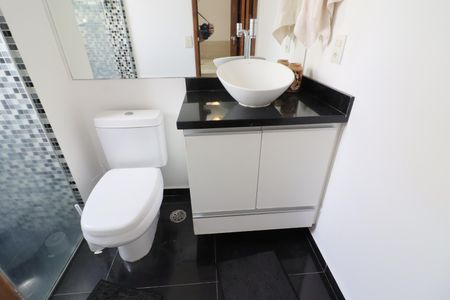 Apartamento à venda com 57m², 2 quartos e 1 vagaBanheiro da Suíte 1