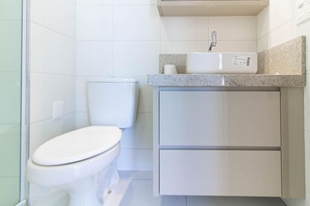 Apartamento para alugar com 47m², 2 quartos e 1 vaga Apartamento para alugar com 47m², 2 quartos e 1 vagaBanheiro