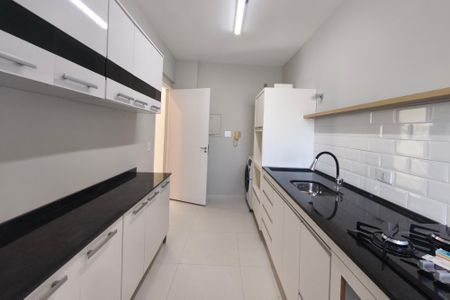 Apartamento à venda com 57m², 2 quartos e 1 vaga Apartamento à venda com 57m², 2 quartos e 1 vagaCozinha