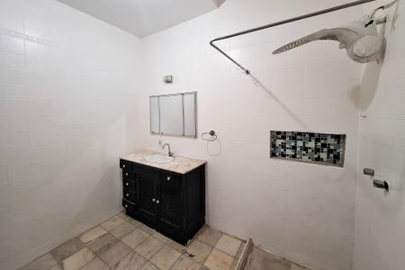 Casa para alugar com 360m², 6 quartos e 10 vagasBanheiro Social