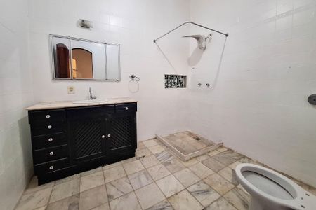 Casa para alugar com 360m², 6 quartos e 10 vagasBanheiro Social