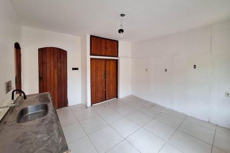Casa para alugar com 360m², 6 quartos e 10 vagasCozinha