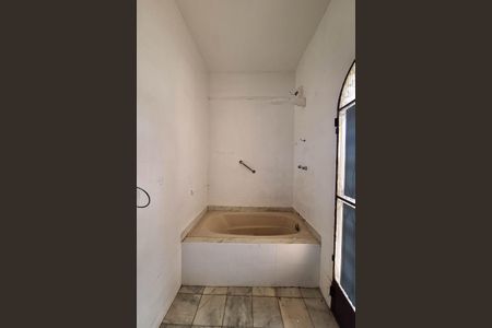 Casa para alugar com 360m², 6 quartos e 10 vagasBanheiro da Suíte 2