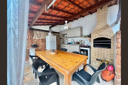 Casa à venda com 4 quartos, 140m² em Várzea das Moças, Niterói