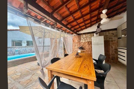 Casa à venda com 4 quartos, 140m² em Várzea das Moças, Niterói