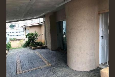 Casa à venda com 240m², 4 quartos e 4 vagas