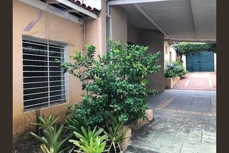 Casa à venda com 240m², 4 quartos e 4 vagas