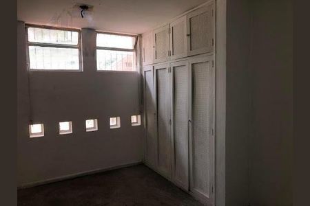 Casa à venda com 240m², 4 quartos e 4 vagas