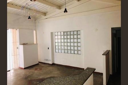 Casa à venda com 240m², 4 quartos e 4 vagas