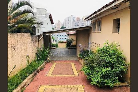 Casa à venda com 240m², 4 quartos e 4 vagas