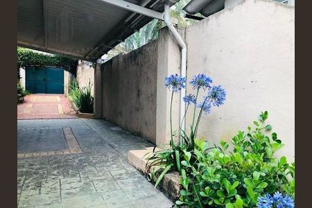 Casa à venda com 240m², 4 quartos e 4 vagas