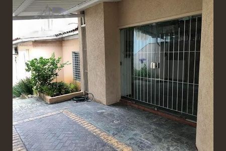 Casa à venda com 240m², 4 quartos e 4 vagas