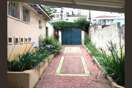 Casa à venda com 240m², 4 quartos e 4 vagas