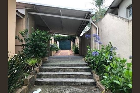 Casa à venda com 240m², 4 quartos e 4 vagas