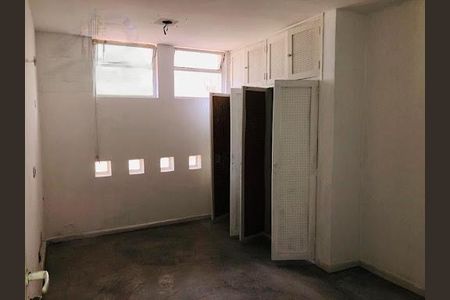 Casa à venda com 240m², 4 quartos e 4 vagas