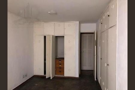 Casa à venda com 240m², 4 quartos e 4 vagas