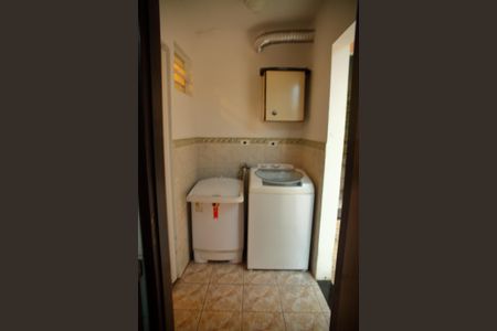 Casa à venda com 100m², 4 quartos e 1 vagaÁrea de Serviço- casa 1 