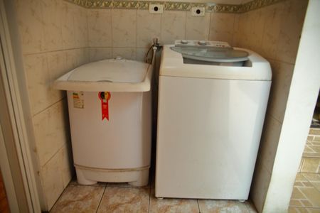 Casa à venda com 100m², 4 quartos e 1 vagaÁrea de Serviço- casa 1 