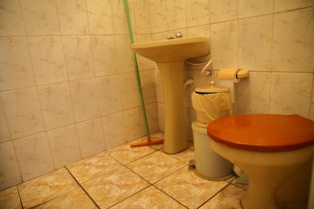 Casa à venda com 100m², 4 quartos e 1 vagaBanheiro casa 1 