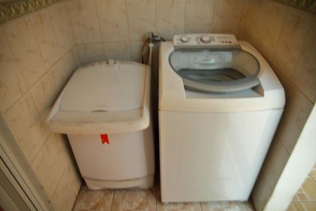 Casa à venda com 100m², 4 quartos e 1 vagaÁrea de Serviço- casa 1 