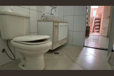 Casa à venda com 100m², 4 quartos e 1 vagaBanheiro casa 2 