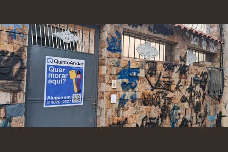 Casa para alugar com 300m², 3 quartos e sem vaga Casa para alugar com 300m², 3 quartos e sem vagaFachada