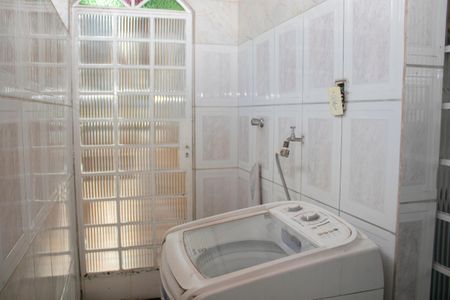 Casa à venda com 364m², 5 quartos e 3 vagas Casa à venda com 364m², 5 quartos e 3 vagasÁrea de Serviço