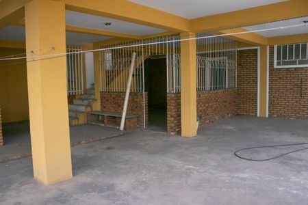 Casa à venda com 364m², 5 quartos e 3 vagas Casa à venda com 364m², 5 quartos e 3 vagasÁrea externa