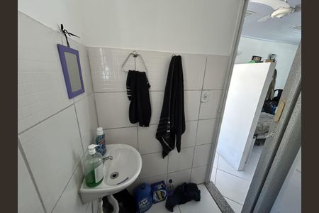 Casa à venda com 47m², 4 quartos e sem vagaBanheiro casa 3