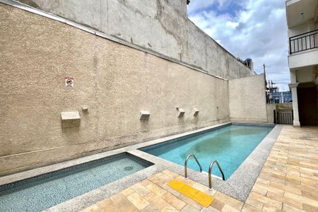Apartamento à venda com 33m², 2 quartos e sem vaga Apartamento à venda com 33m², 2 quartos e sem vagaÁrea comum - Piscina