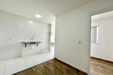 Sala de apartamento à venda com 2 quartos, 33m² em Jardim Itacolomi, São Paulo