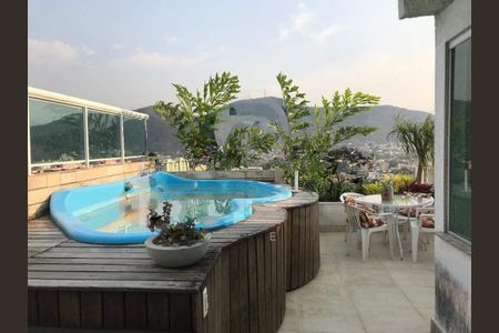 Casa à venda com 285m², 4 quartos e 1 vaga