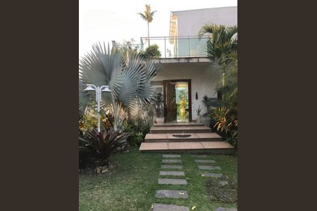 Casa à venda com 285m², 4 quartos e 1 vaga