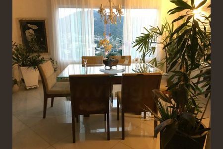 Casa à venda com 285m², 4 quartos e 1 vaga