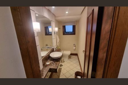 Casa à venda com 3 quartos, 425m² em Itaipu, Niterói